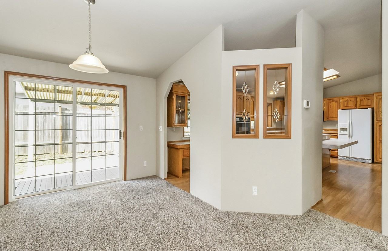 710 91st Ave Se #1 - Photo 7 of 39