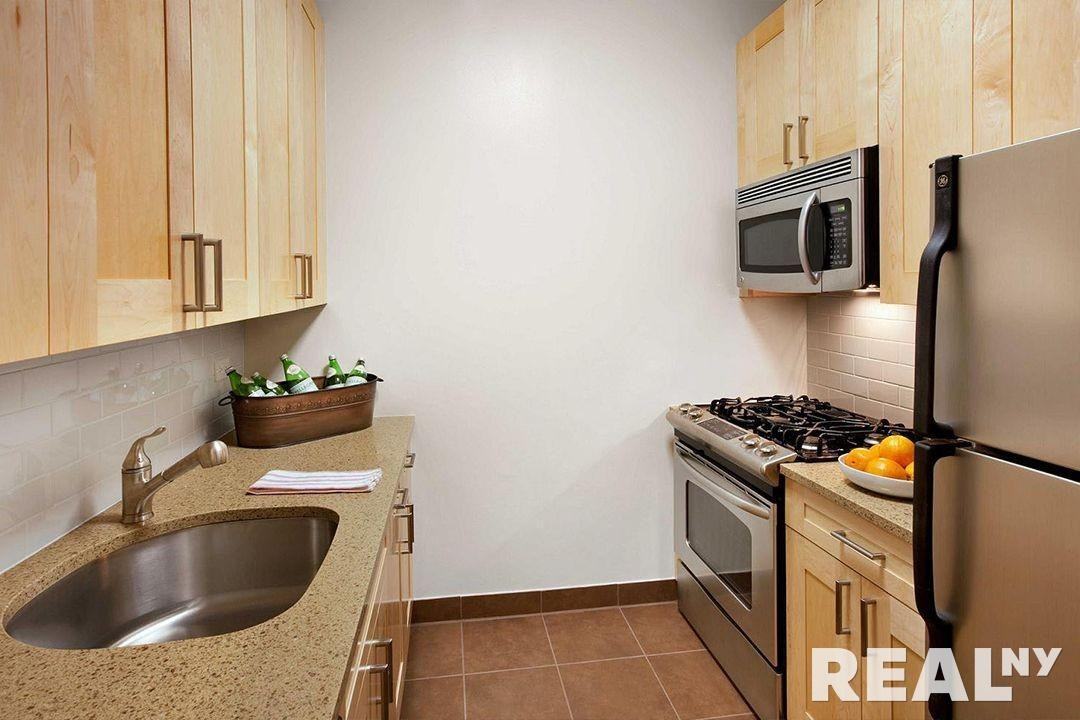 West St #10B - Photo 3 of 3