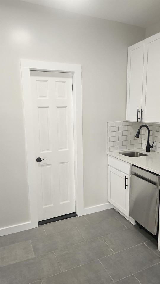 119 Magnolia AveApartment 4F #119-4F - Photo 3 of 8