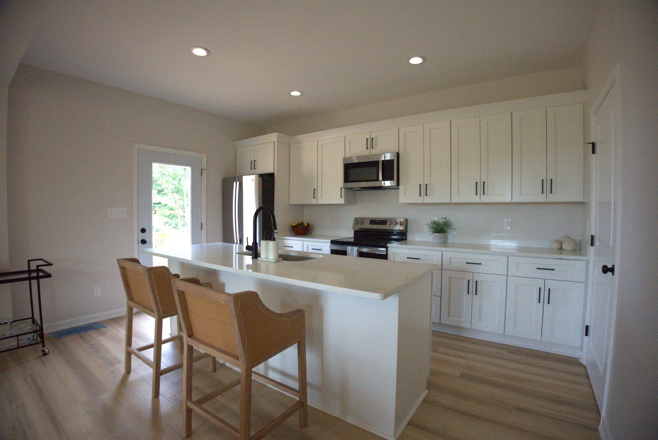 1833 Crockett Rd #1 - Photo 3 of 8