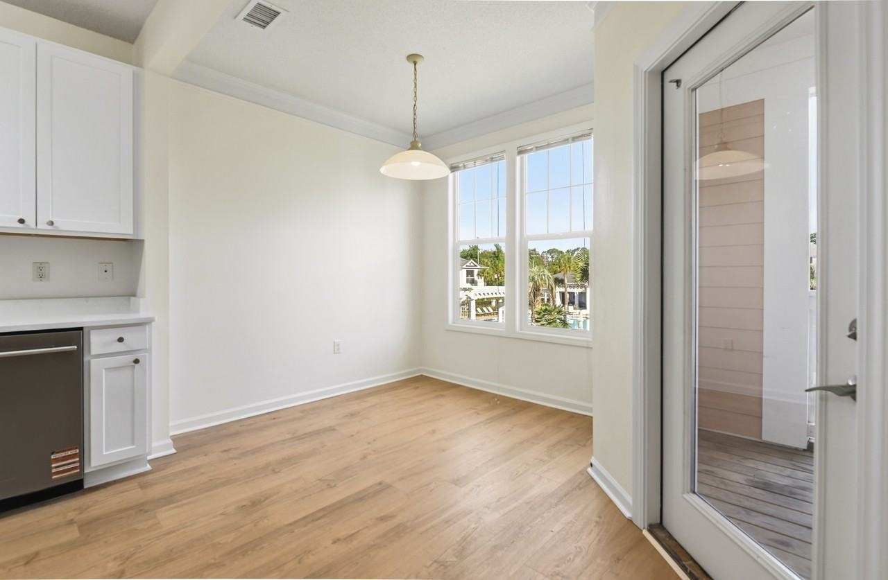 1127 Rosewood Ln #1 - Photo 6 of 19
