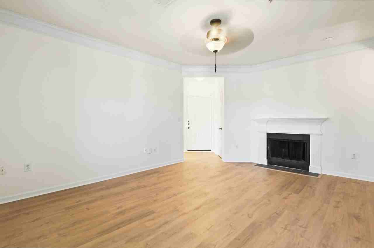 1127 Rosewood Ln #1 - Photo 7 of 19