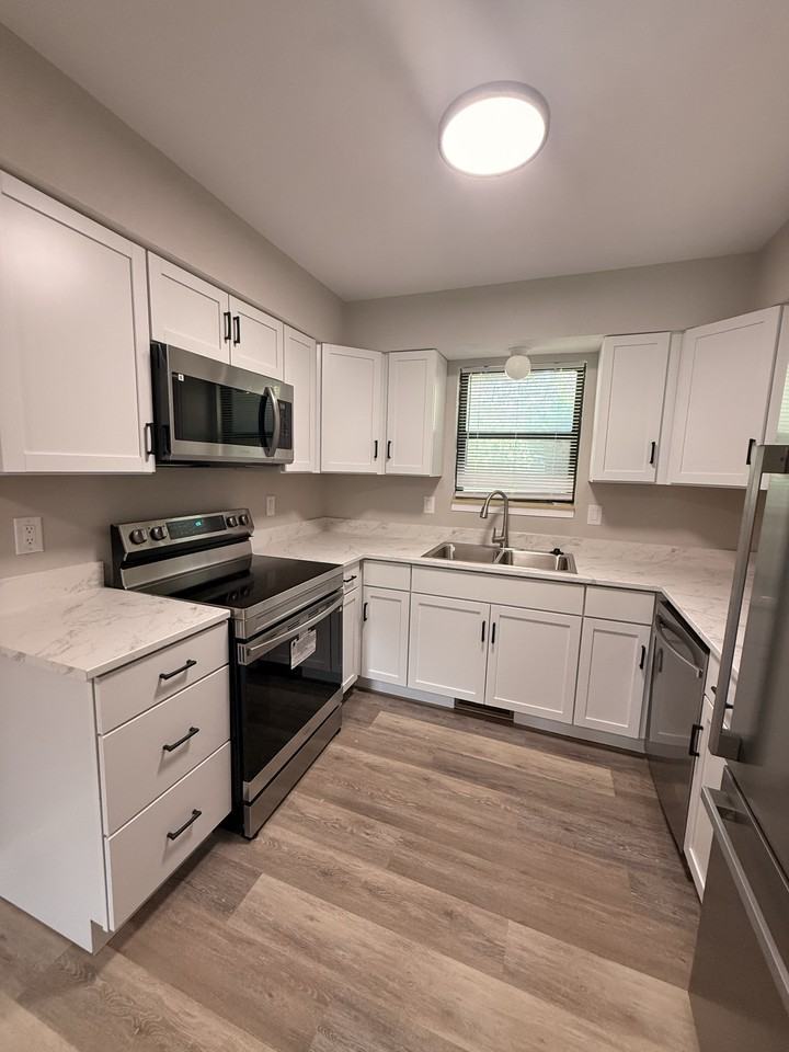 3440 W Sylvania St #1 - Photo 2 of 12