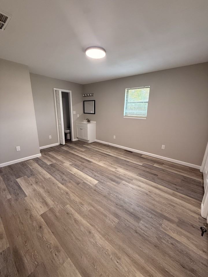 3440 W Sylvania St #1 - Photo 7 of 12