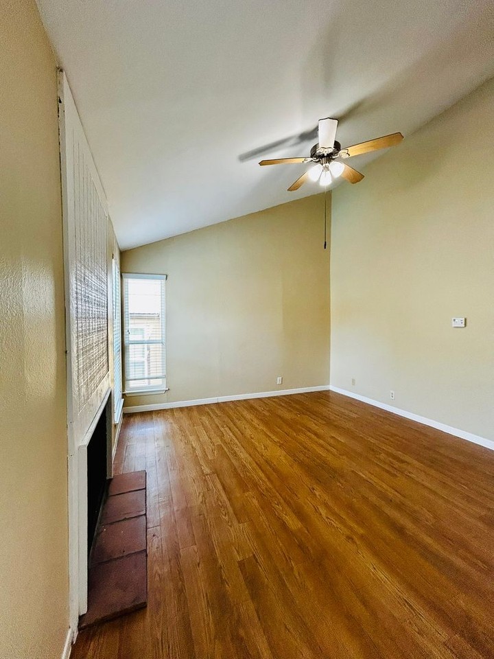 1000 W 26th St - Photo 7 of 21