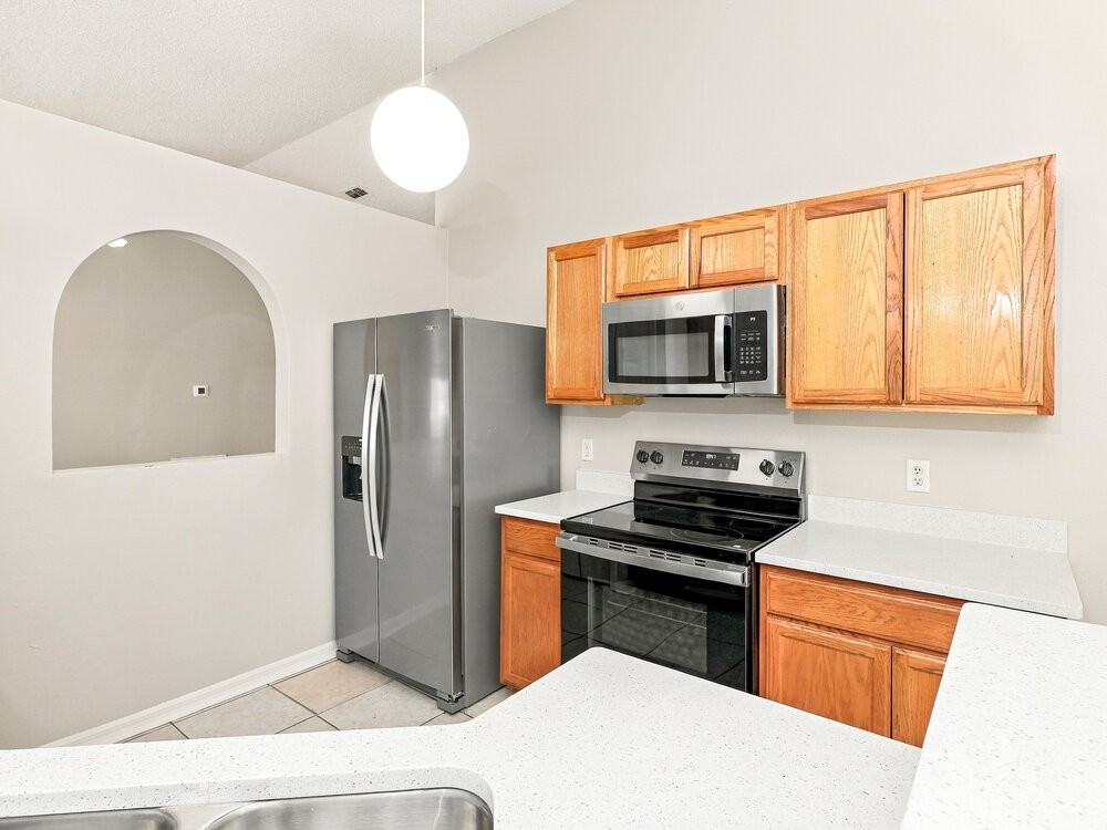 8376 Oak Crossing Dr W - Photo 6 of 16
