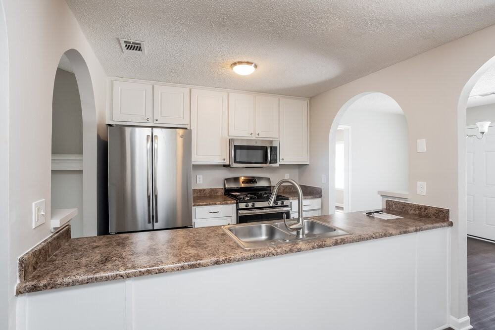 1077 Meadow Glen Cir - Photo 5 of 16