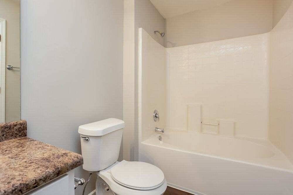 1077 Meadow Glen Cir - Photo 7 of 16