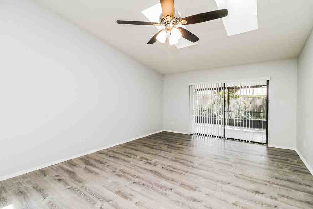 1055 Alpug Ave - Photo 3 of 16