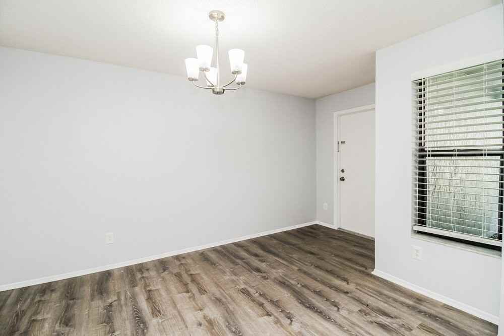 1055 Alpug Ave - Photo 5 of 16