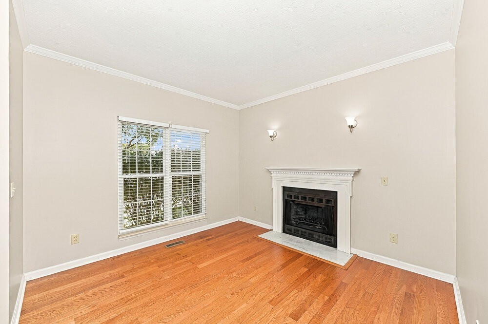 1472 Aaronwood Dr - Photo 2 of 17