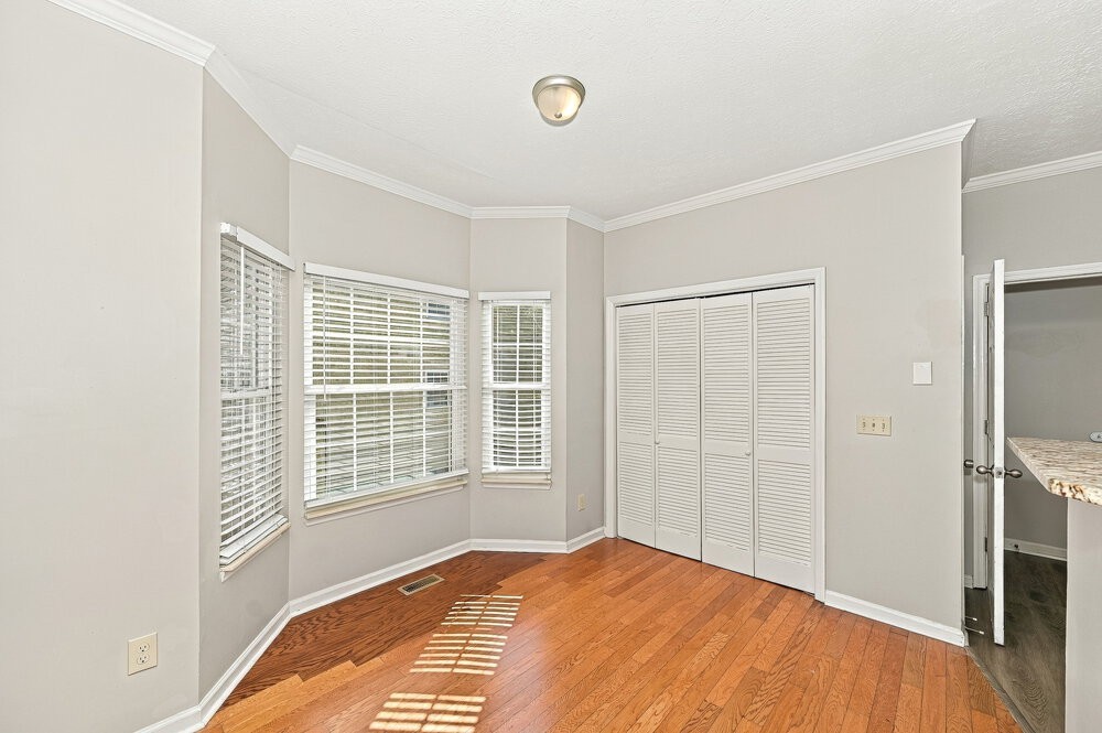 1472 Aaronwood Dr - Photo 4 of 17