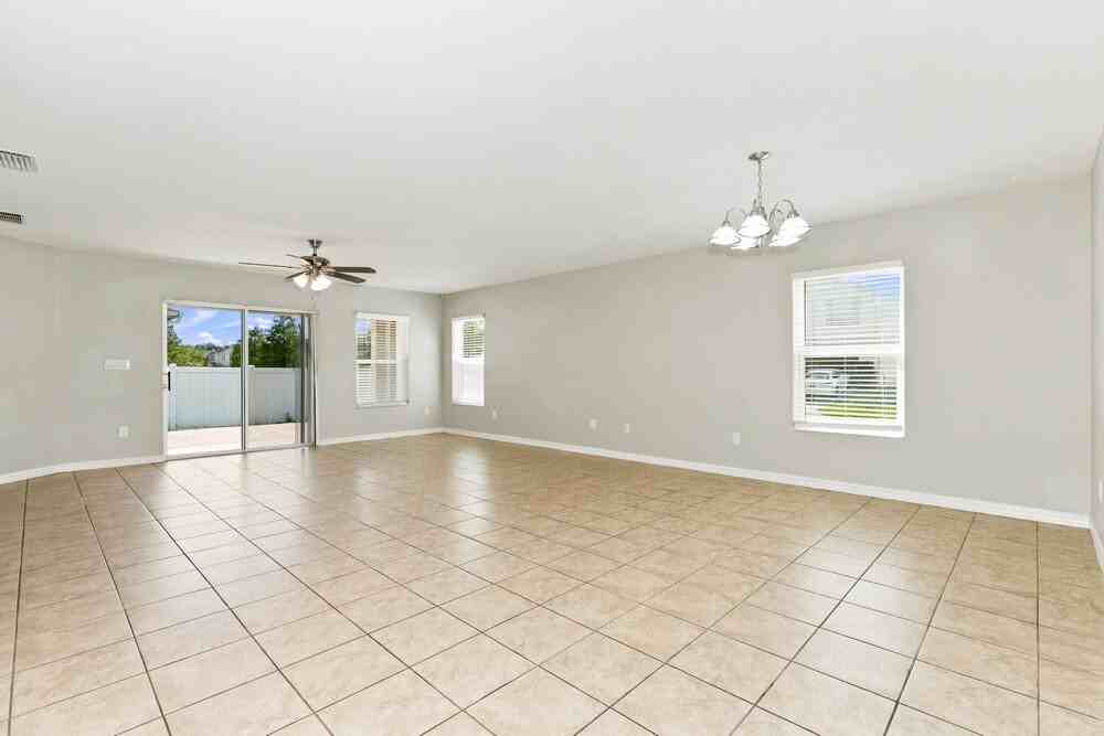 9215 Freedom Hill Dr - Photo 4 of 16