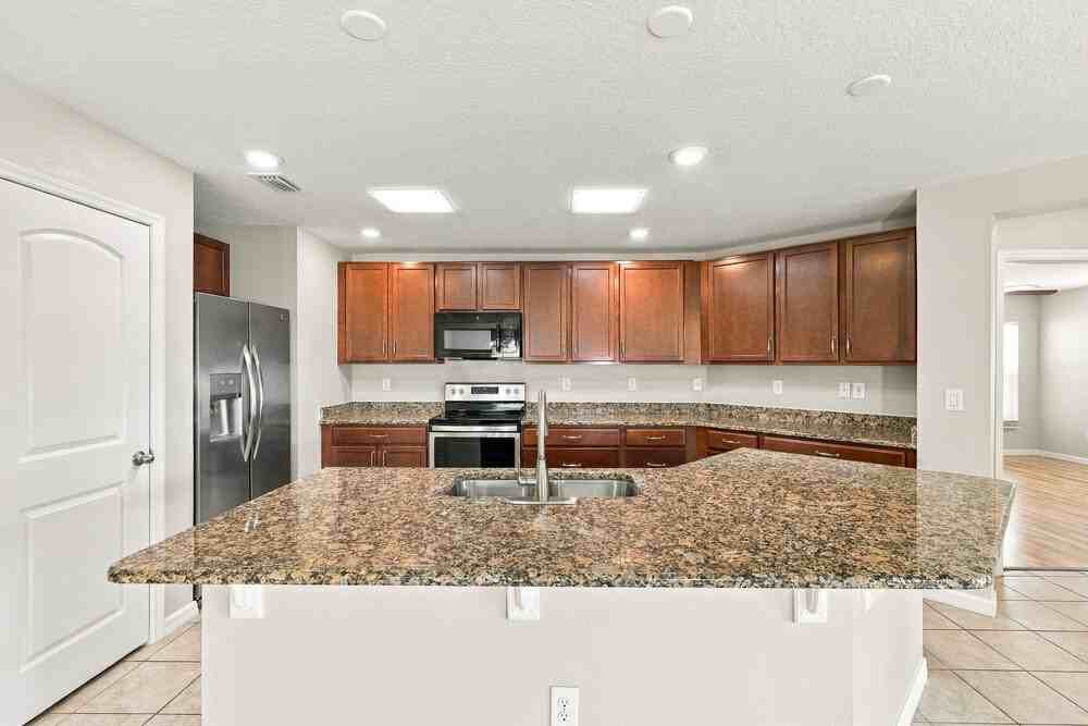 9215 Freedom Hill Dr - Photo 6 of 16