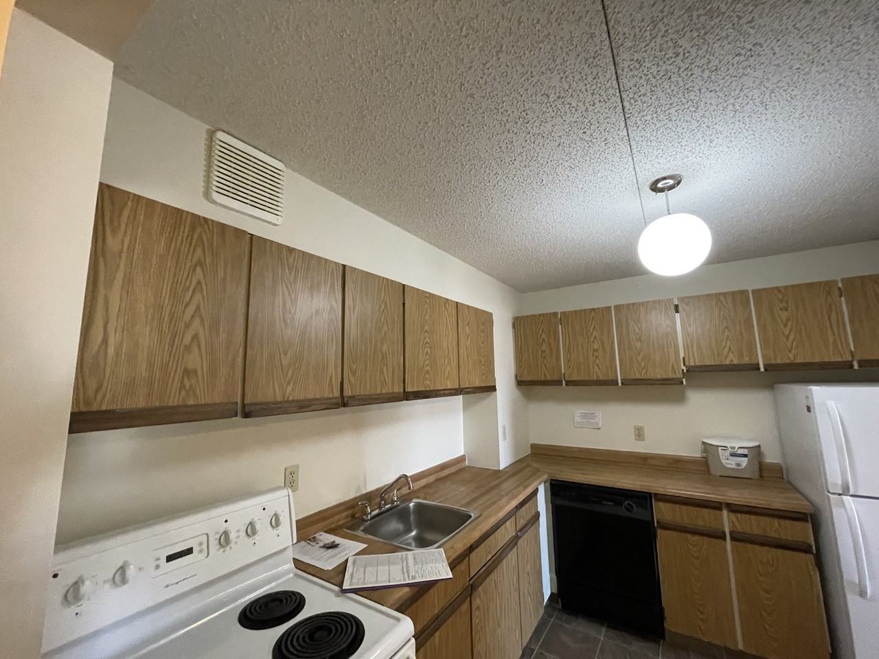 5204 Dalton Dr Nw - Photo 2 of 9