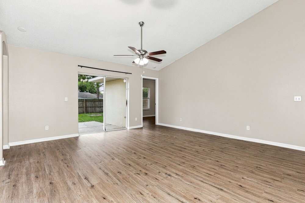 5910 Erhardt Dr - Photo 3 of 16