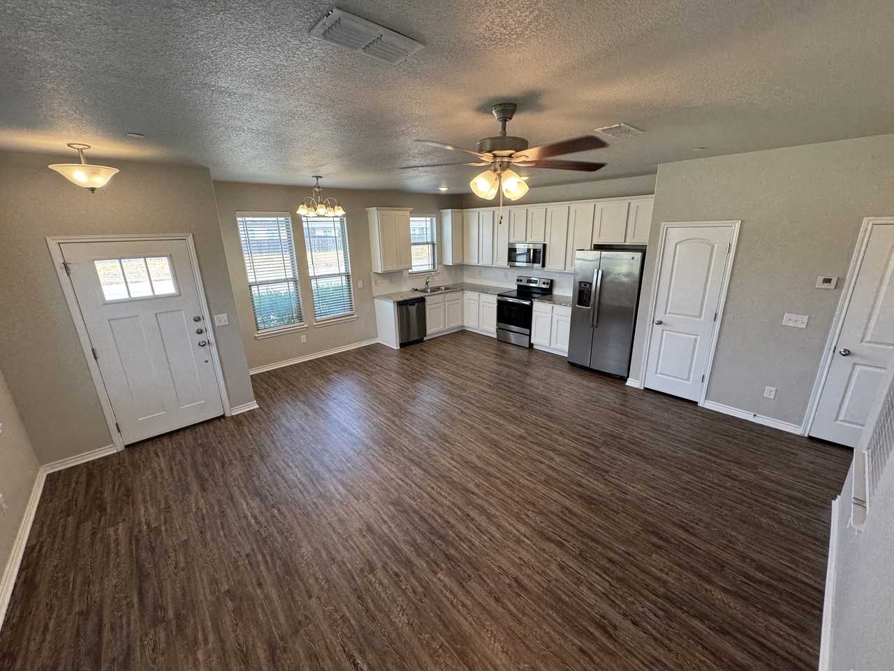 7615 Stonehollow Dr #7615 - Photo 3 of 28