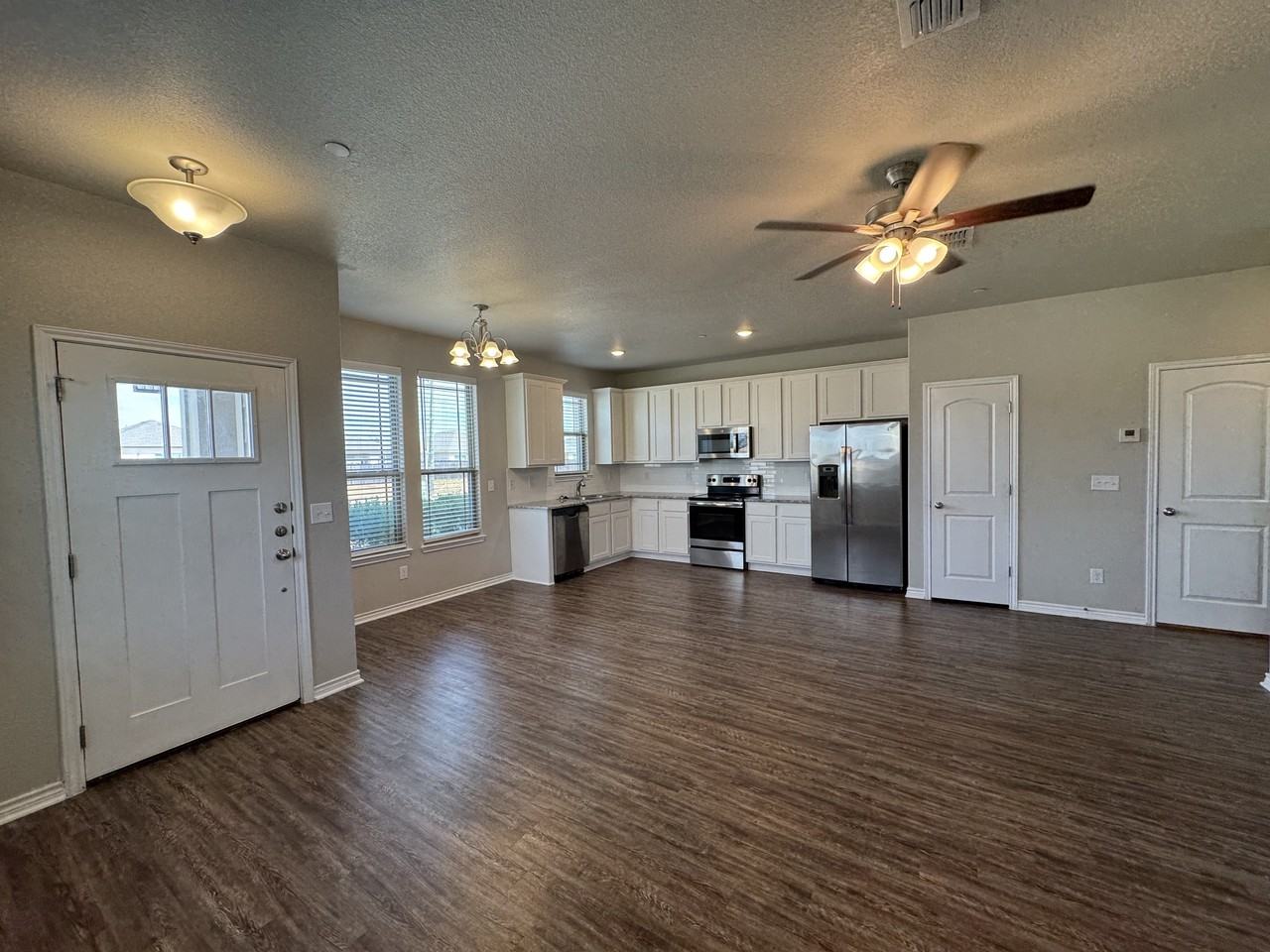 7615 Stonehollow Dr #7615 - Photo 5 of 28