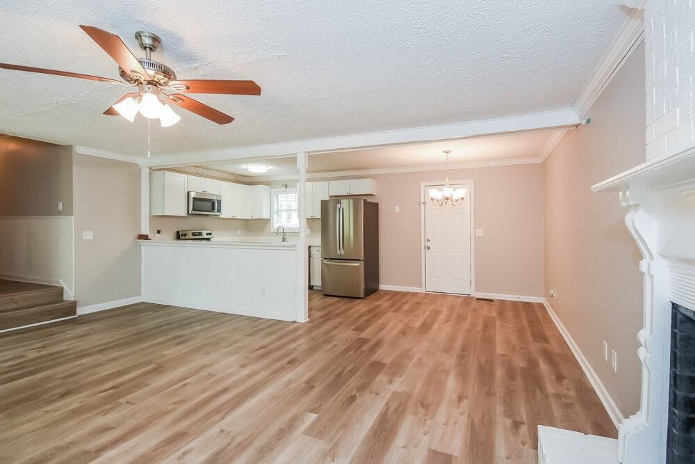 366 Hardy Way - Photo 6 of 17
