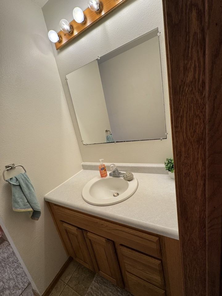 140 N. Railroad Ainsworth #1 - Photo 7 of 12