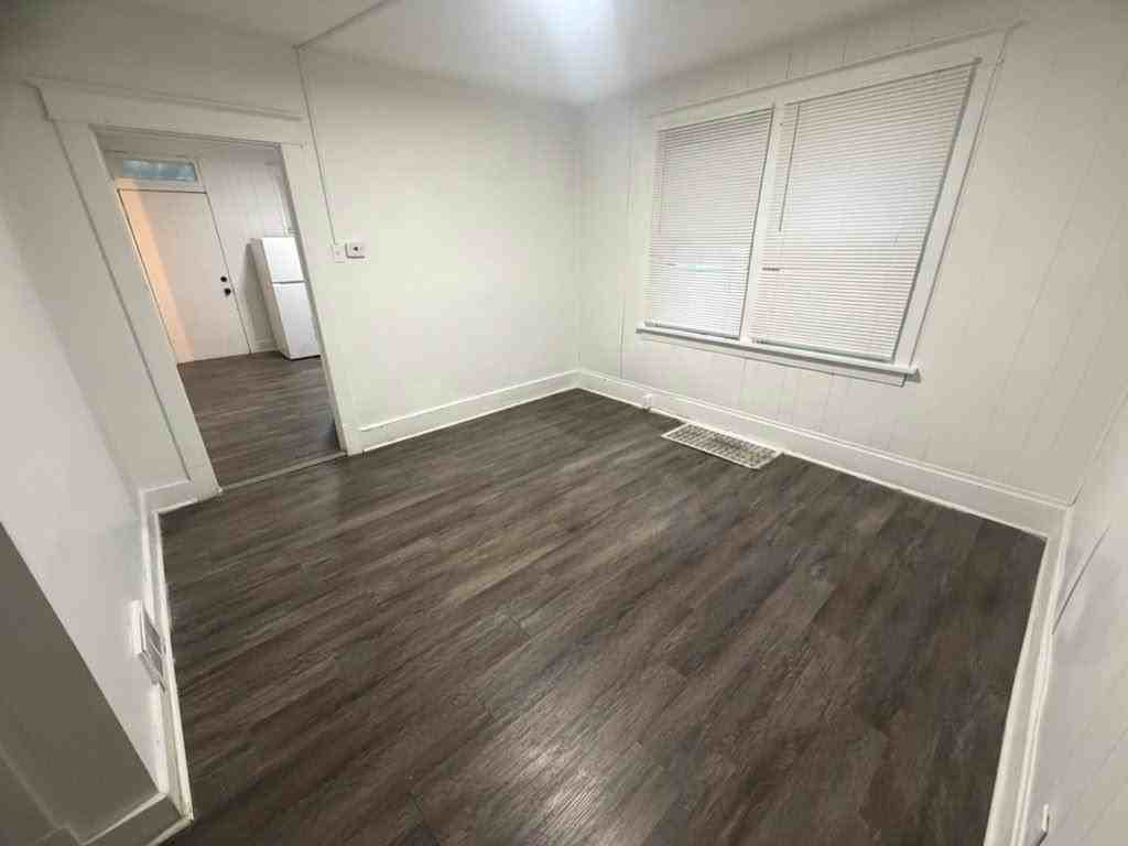8762 Lowell St - Photo 6 of 10