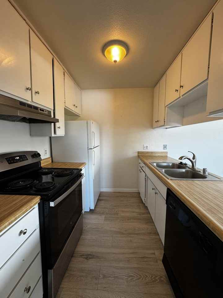 2004 Ahern St #1 - Photo 4 of 8