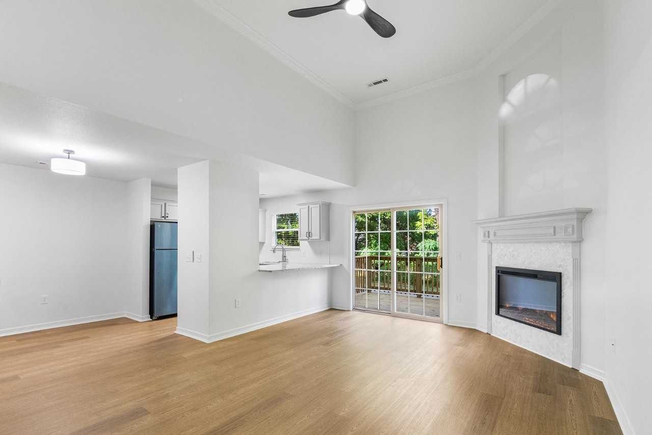 1787 N Chestnut Ave - Photo 7 of 20