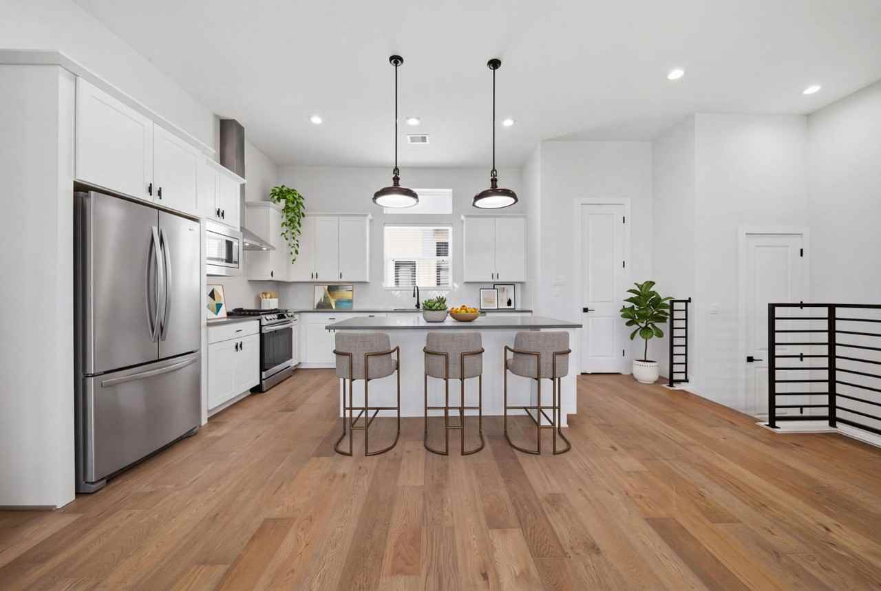 332 Eastwood St - Photo 4 of 20