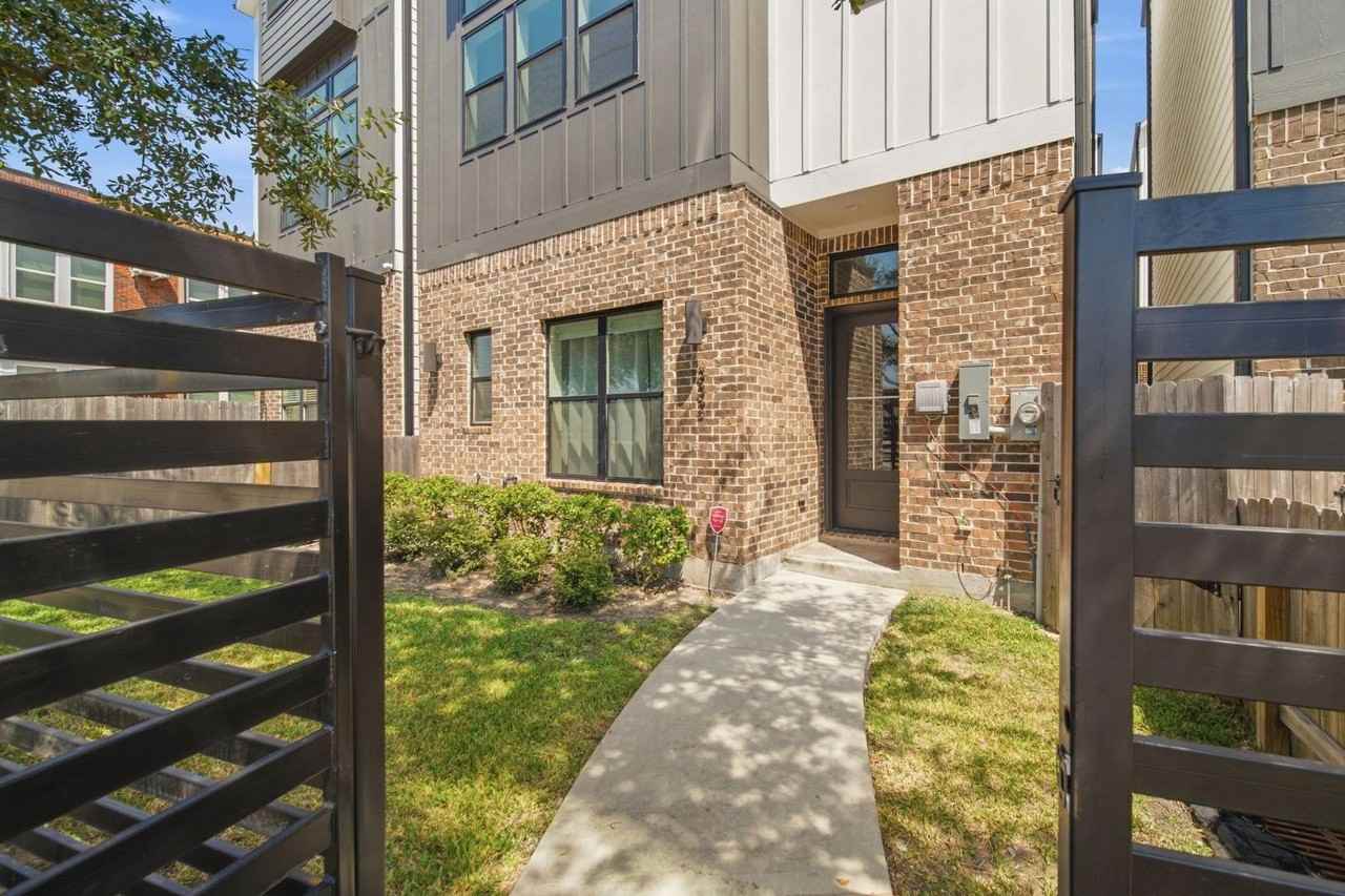 332 Eastwood St - Photo 5 of 20