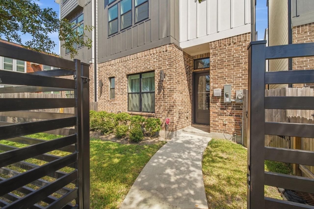 332 Eastwood St - Photo 6 of 20