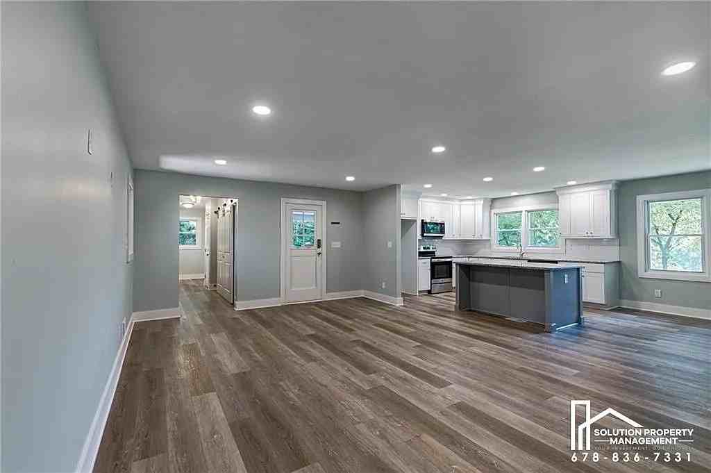 3979 Potomac Dr Nw - Photo 4 of 25