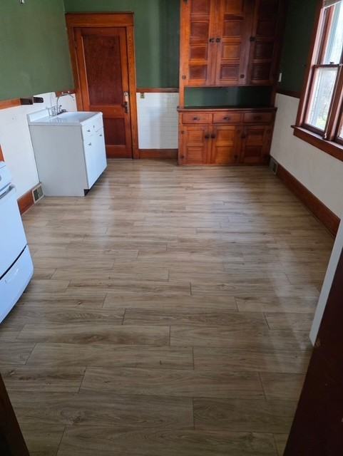 819 W 23rd St #2 - Photo 2 of 9