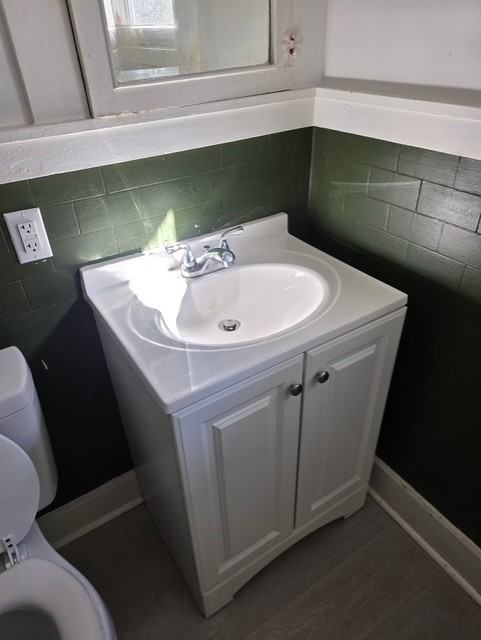 819 W 23rd St #2 - Photo 4 of 9