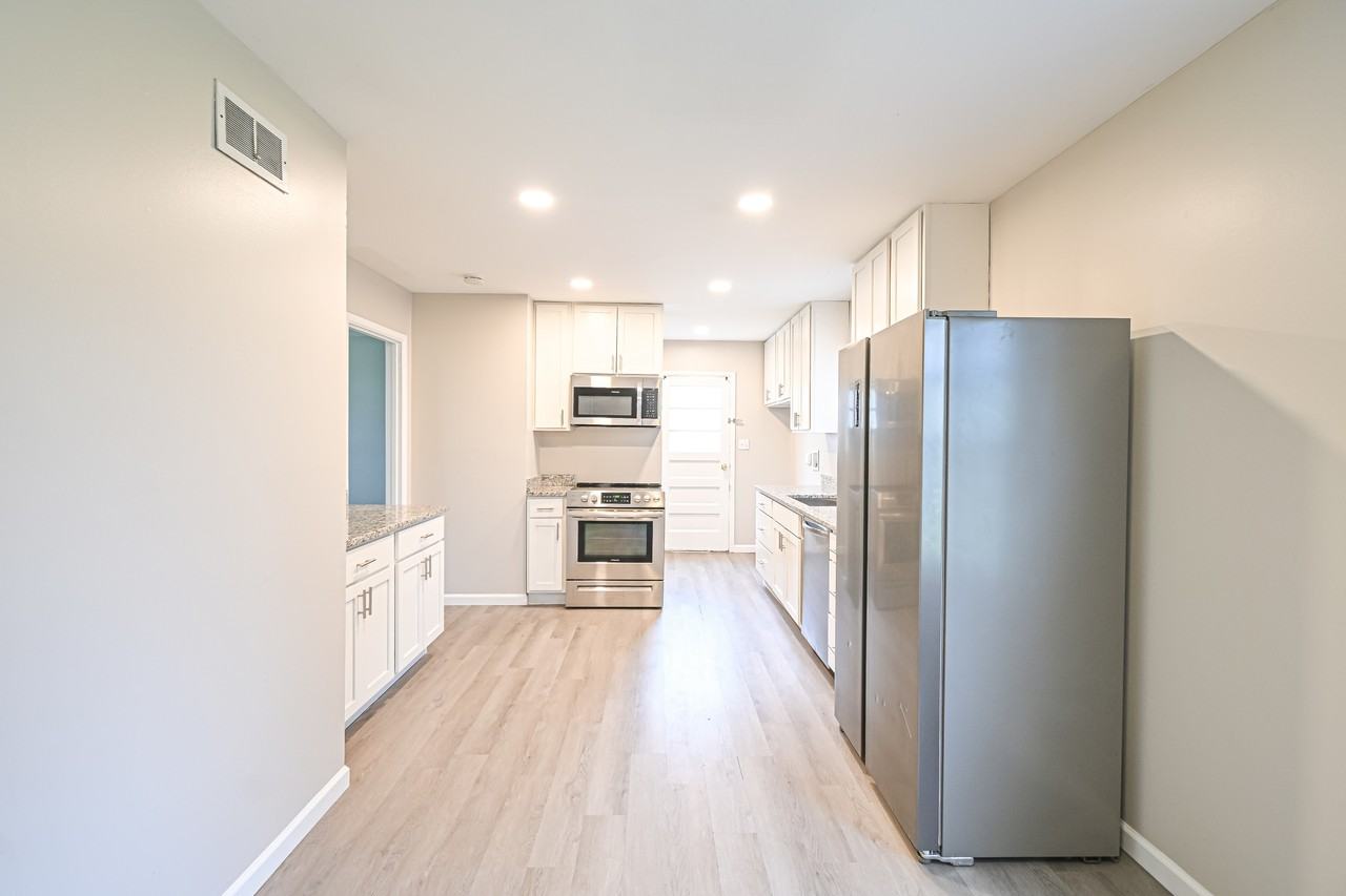 2530 Bellfield St #1 - Photo 4 of 40