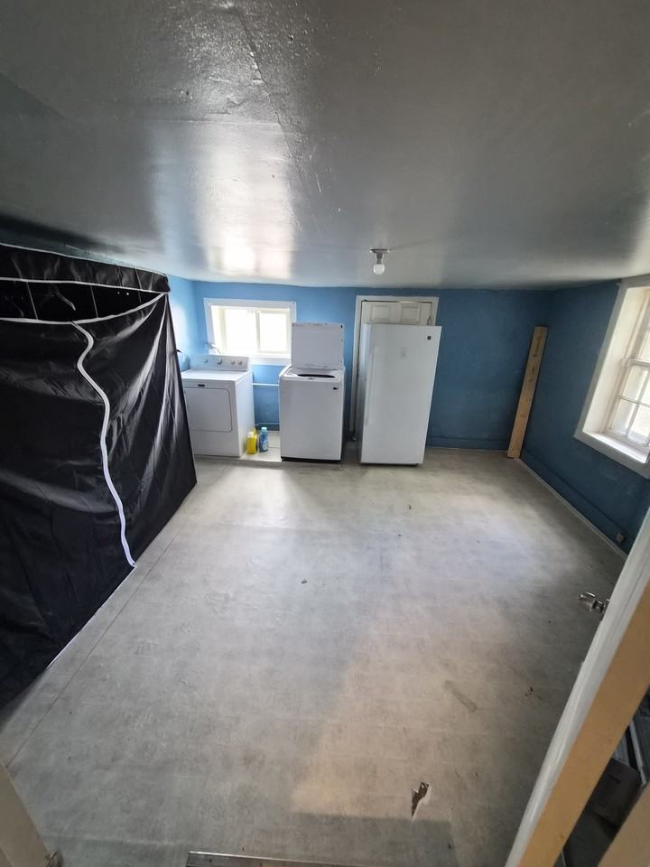 1609 E Main St #1 - Photo 6 of 10