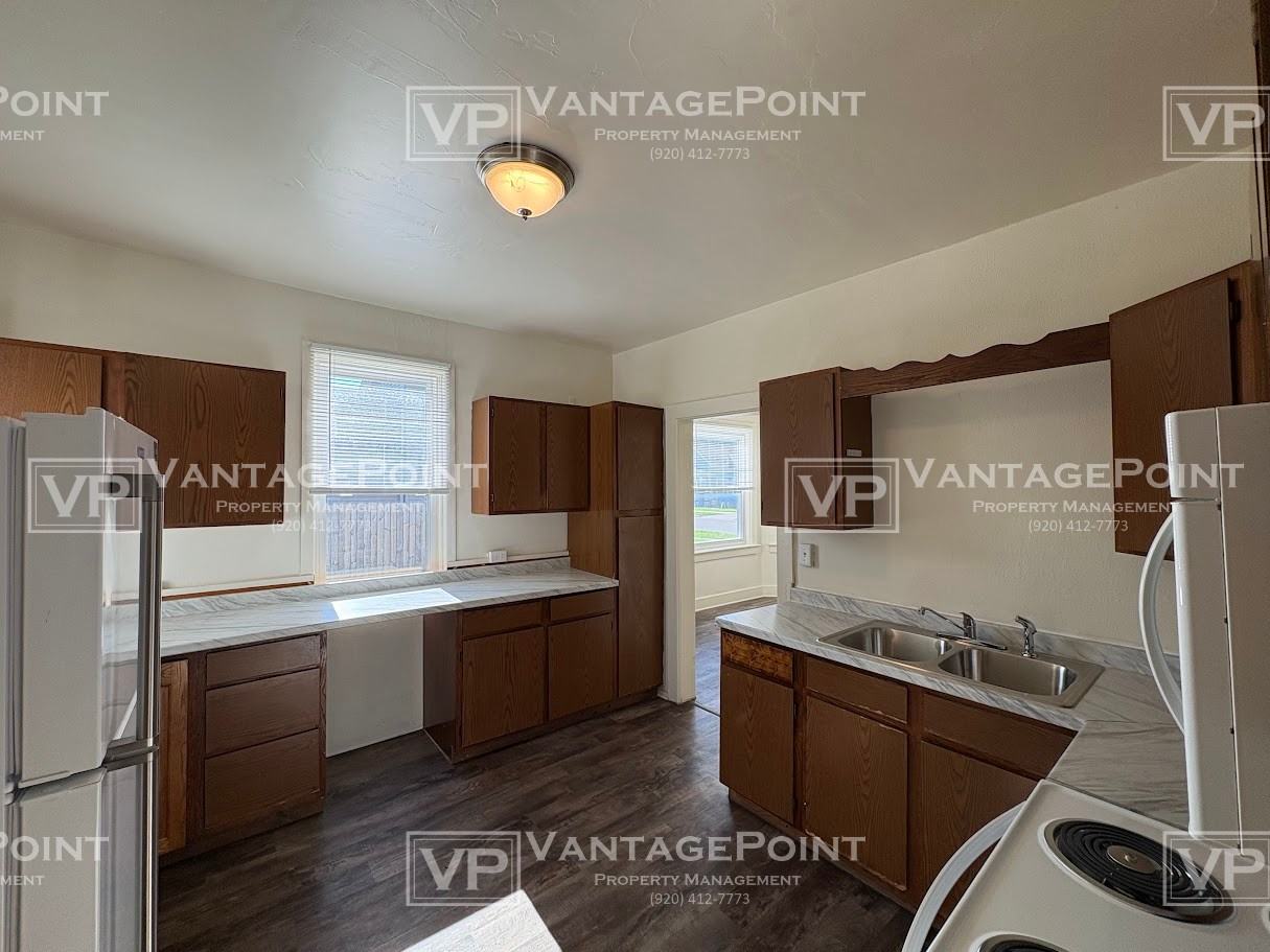 1267 Doty St Lowr - Photo 4 of 18