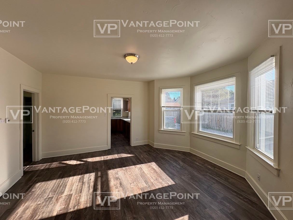 1267 Doty St Lowr - Photo 6 of 18