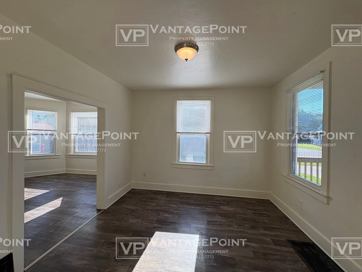 1267 Doty St Lowr - Photo 7 of 18