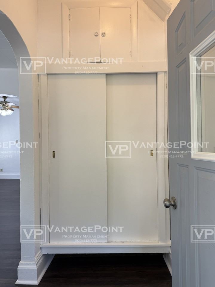 869 Division St #869 - Photo 3 of 19