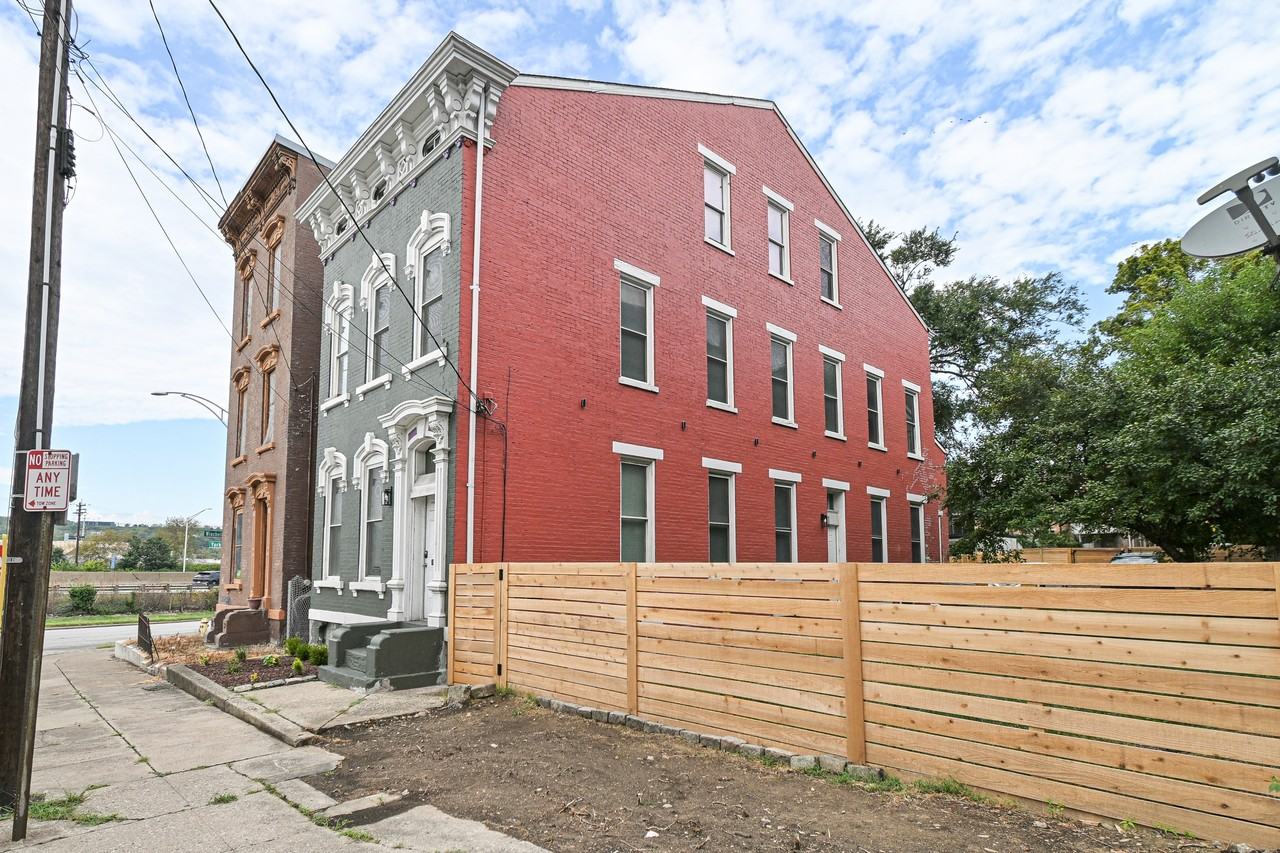1114 York St #B - Photo 2 of 32