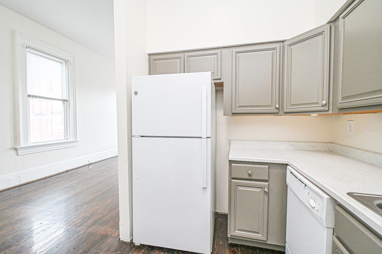1114 York St #B - Photo 6 of 32