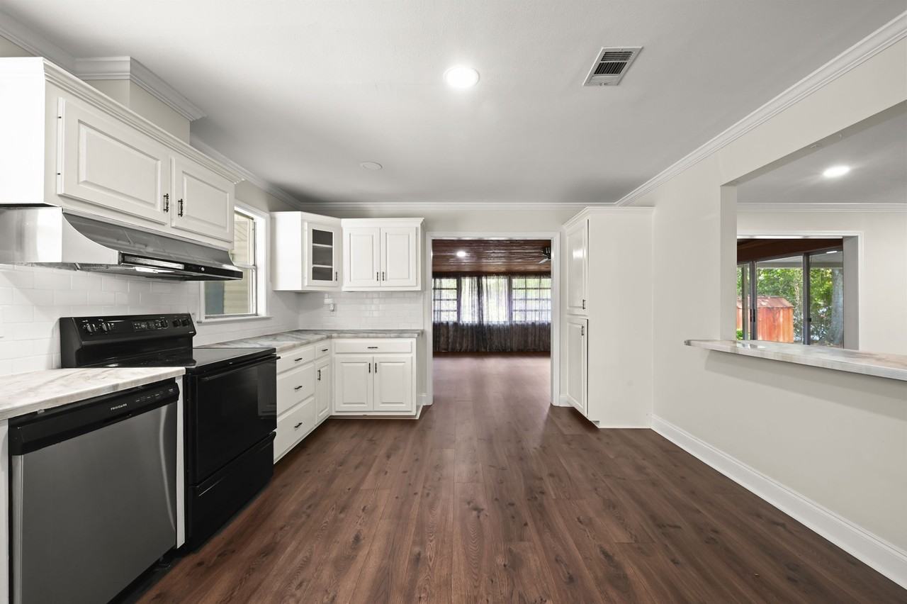 8709 Forest Hill Dr #1 - Photo 5 of 27