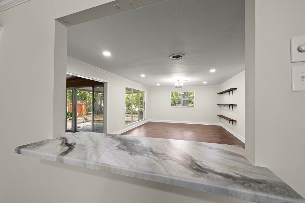 8709 Forest Hill Dr #1 - Photo 6 of 27