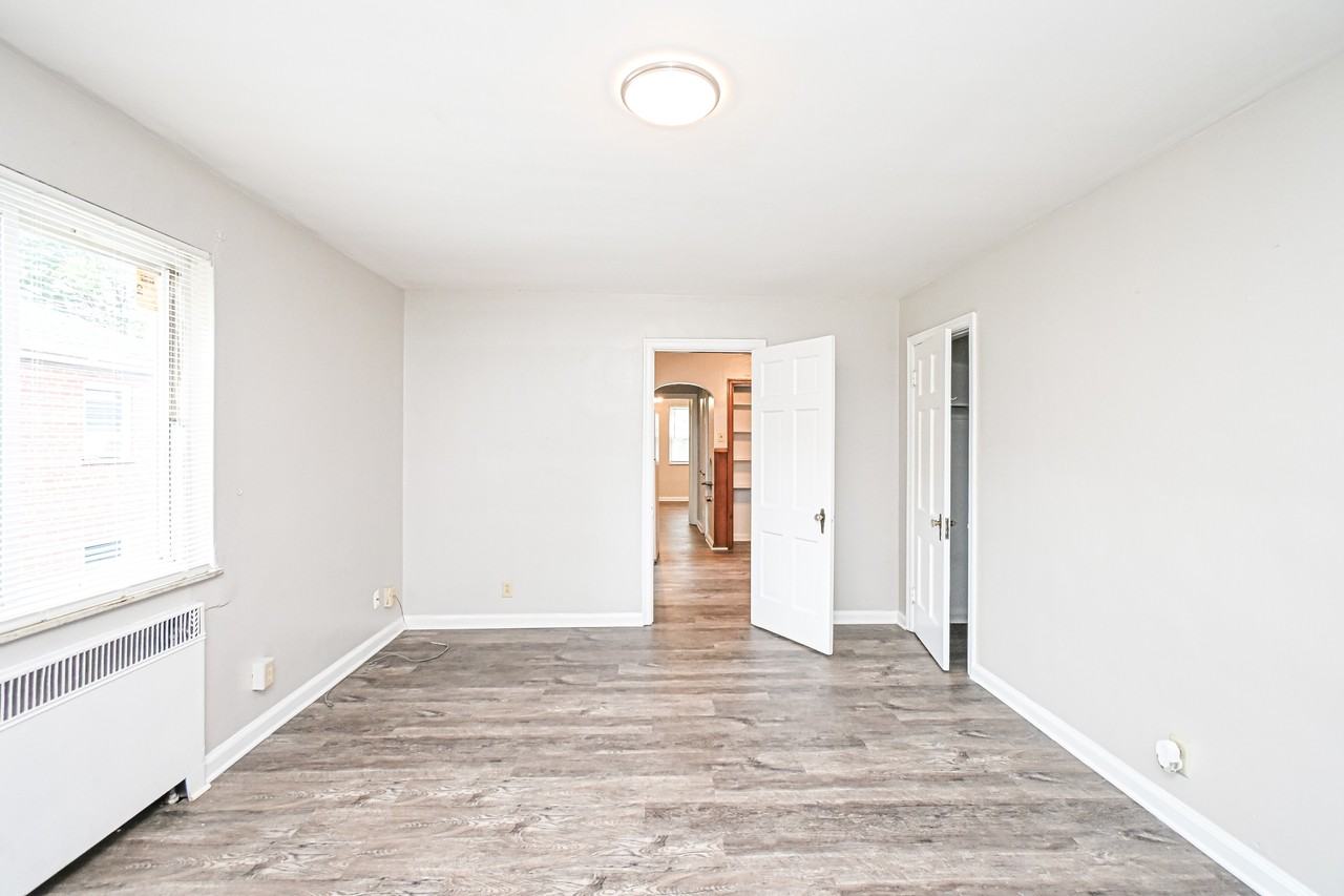 1136 Franklin Ave #3 - Photo 4 of 23