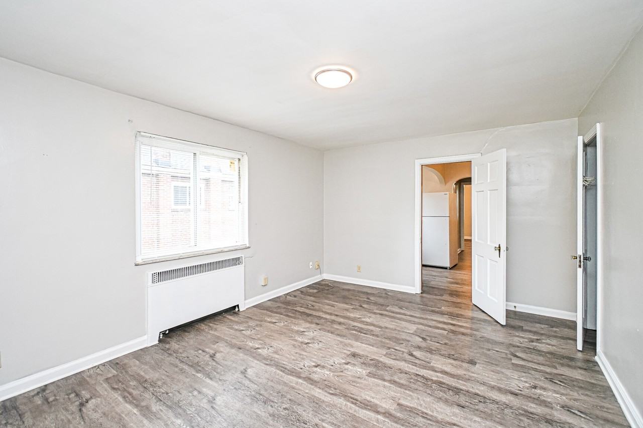 1136 Franklin Ave #3 - Photo 5 of 23