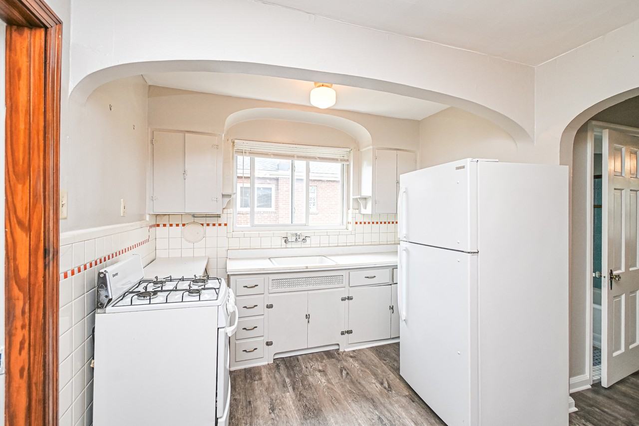 1136 Franklin Ave #3 - Photo 6 of 23