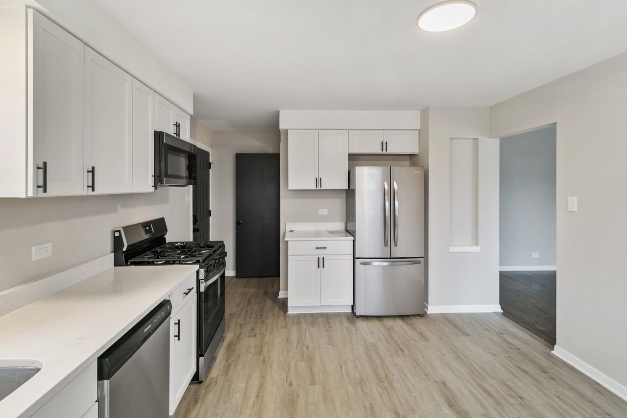 172 Strieff Ave #1 - Photo 3 of 25