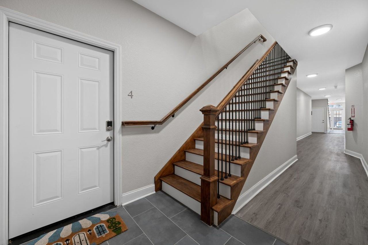 Charming Renovated 1BR/1BA located Steps Away from Bayshore Blvd. - Photo 6 of 7