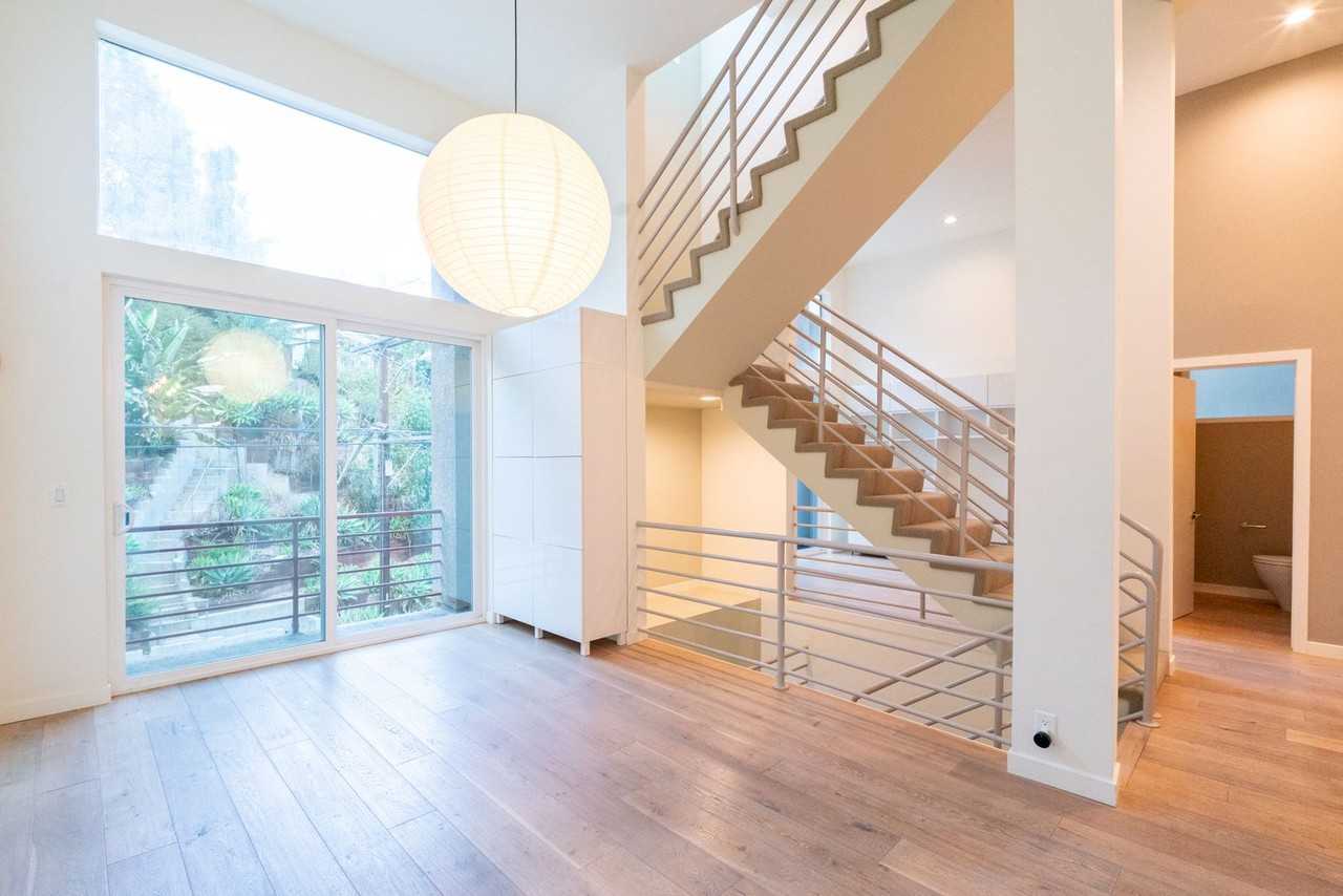 633 Museum Dr - Photo 2 of 50