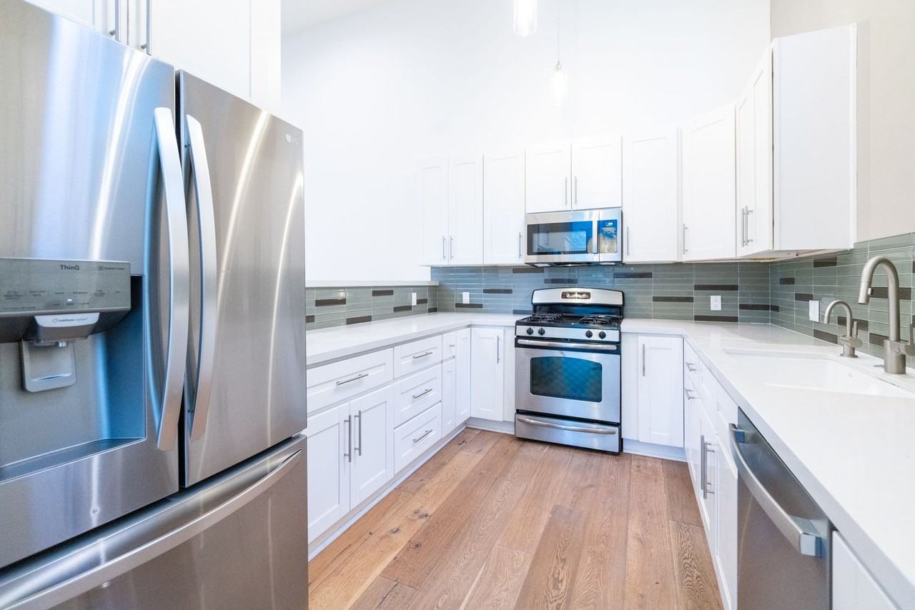 633 Museum Dr - Photo 6 of 50